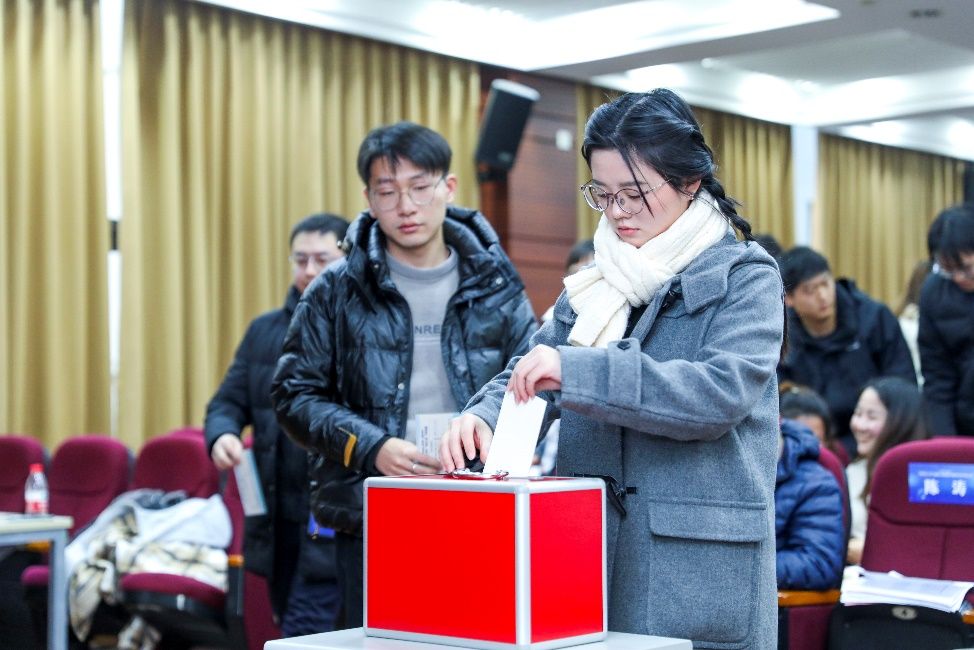 A9AF51D2BF54858F28B170726E2_82CF8A72_18B14 A9AF51D2BF54858F28B170726E2_82CF8A72_18B14