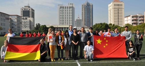 9B316A9D0926EC2473BD832468F_58D7AF4A_6F21.jpg?e= 9B316A9D0926EC2473BD832468F_58D7AF4A_6F21.jpg?e=