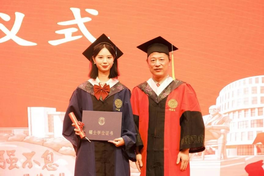 1D6EB037DB57077BEED0A9C1327_E4363529_DF99