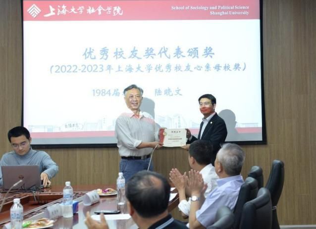 2EED6A5BD07EC8F810CBA33950A_3E272839_98C7