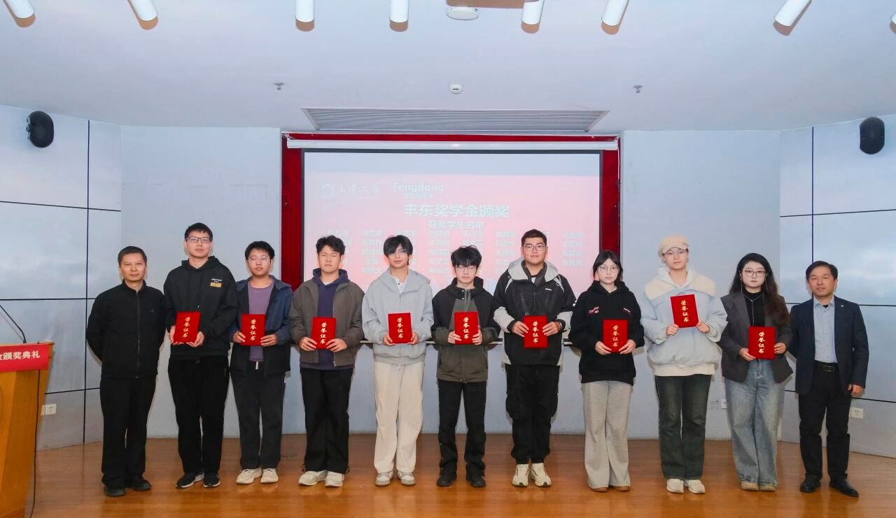 1BAF8399F89818B71D37EDE101B_E3B6D009_19471 1BAF8399F89818B71D37EDE101B_E3B6D009_19471