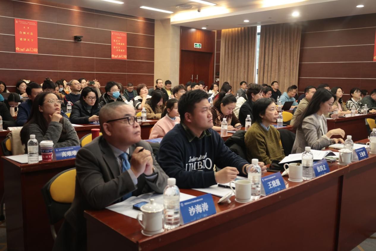 0B6785DF7385E5E683707FA63E5_38024101_22449